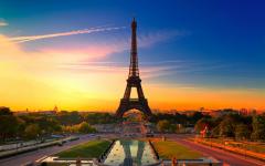 Paris tour Eiffel fond écran lever de soleil ciel clair