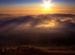 Fond ecran asie japon desert montagne fleuve lever soleil brume ciel bleu sans nuage image