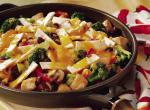 Fond ecran culinaire cuisine plat mediterraneen legumes du sud soleil brocolis poivrons poulet nappe