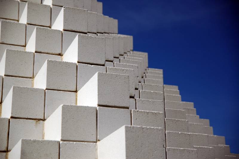 Fond ecran architecture art pyramide cube pierre blanche ciel bleu symetrie image