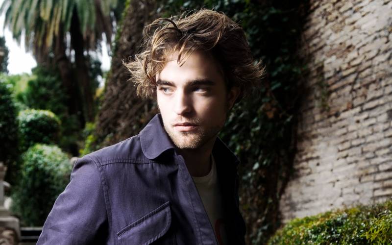 Fond écran robert pattinson image hd haute definition robert porte le bouc