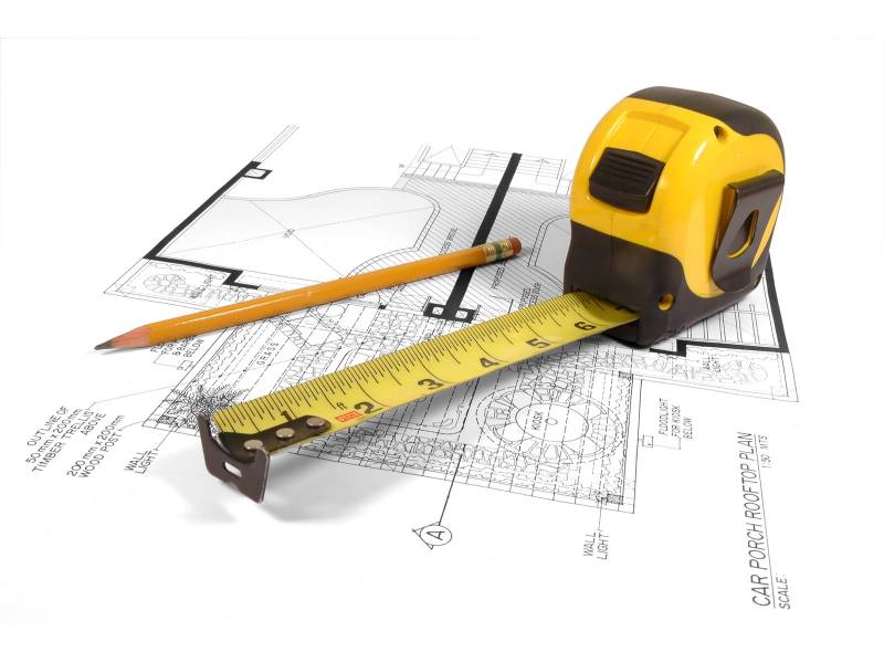 Metre et crayon sur plan architecte ideal pour burea pc boulot architecte etude
