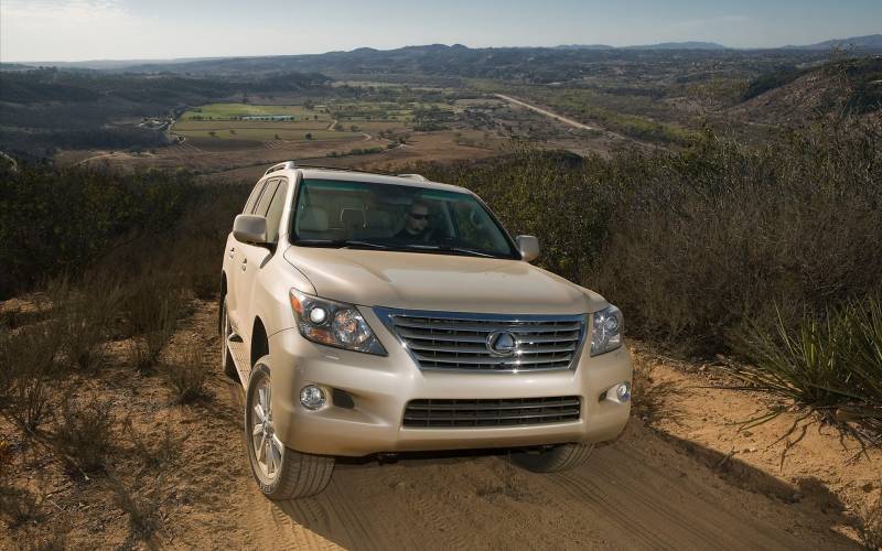 4x4 lexus rx fond ecran vehicule quatre roues beige motrices roule chemin campagne vegetation secheresse