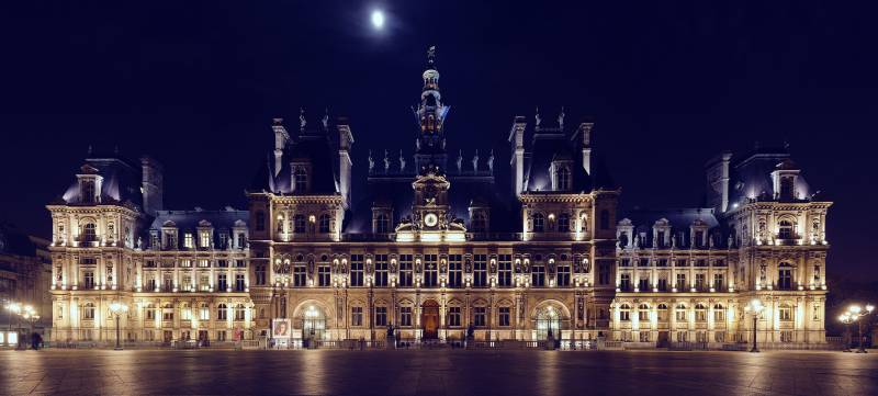 Hotel de ville paris la nuit illumine